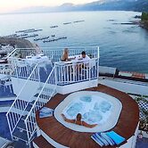 BUE MARINO HOTEL & COCKTAIL BAR