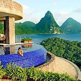 Jade Mountain Resort