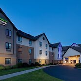 Holiday Inn Express & Suites Bradley Airport by IHG