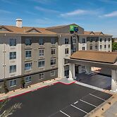 Holiday Inn Express Hotel & Suites River Park by IHG