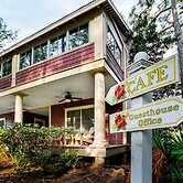 Hibiscus Coffee & Guesthouse