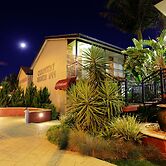 Cattleman's Country Motor Inn & Serviced Apartments