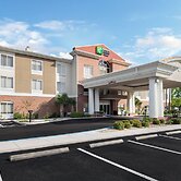Holiday Inn Express & Suites Spring Hill by IHG