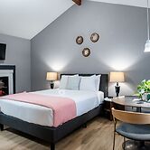 Inn at Haystack Rock