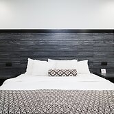 Sapphire Inn and Suites