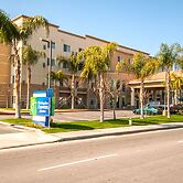 Holiday Inn Express and Suites Bakersfield Central by IHG
