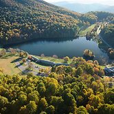 Peaks of Otter Lodge