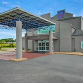 Motel 6 Montgomery, AL - Airport