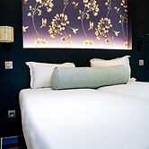 CADET Residence by Collection VESPER