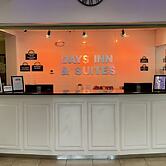 Days Inn & Suites by Wyndham Lakeland