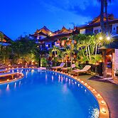 Hotel by the Red Canal