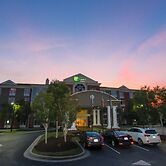 Holiday Inn Express Hotel & Suites Charleston-North by IHG