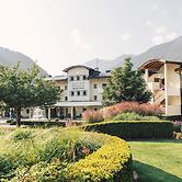 Alpenpalace Luxury Hideaway & Spa Retreat