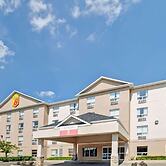 Super 8 by Wyndham Barrie South