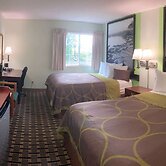 Super 8 by Wyndham Chisago City