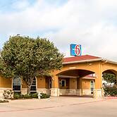 Motel 6 Alvarado, TX