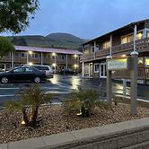 Beachwalker Inn and Suites