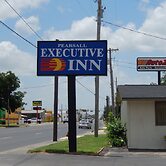 Pearsall Executive Inn