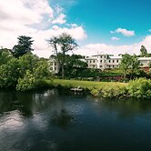 The Woodbridge Waterfront Rooms.