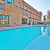 Holiday Inn Express & Suites Macon - I-475 By IHG
