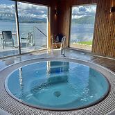 Holly Tree Hotel, Swimming Pool & Hot Tub