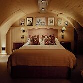 The Churchill Hotel