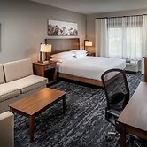 Delta Hotels by Marriott Huntington Mall