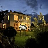 The Cottage @ 241 North