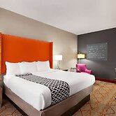 La Quinta Inn & Suites by Wyndham Lackawanna