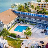 Dockside Inn & Resort