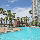 The Point Hotel & Suites