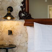 Jolyon's Boutique Hotel