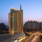 Holiday Inn Shanghai Jing'an by IHG