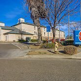 Motel 6 Lemoore, CA