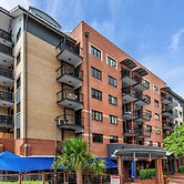 Central Brunswick Apartment Hotel