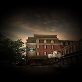 Waynebrook Inn, Est 1865