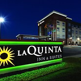 La Quinta Inn & Suites by Wyndham Wichita Airport