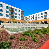 Global Luxury Suites in Menlo Park