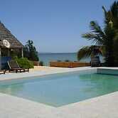 Caliente Beach Lodge