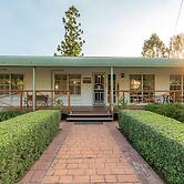 Birds 'n' Bloom Cottages