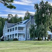Valcour Inn & Boathouse