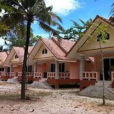 Ao Thong Beach Bungalows & Restaurant