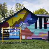 Drake Devonshire and Motor Inn