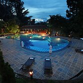 Green Tropical Village Hotel & Resort