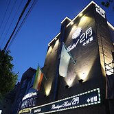 Hotel February Suseong