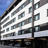 Roomers Munich, Autograph Collection