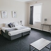 General Roberts Hotel