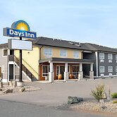 Days Inn by Wyndham 100 Mile House