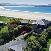 Curio Bay Salt House Motel