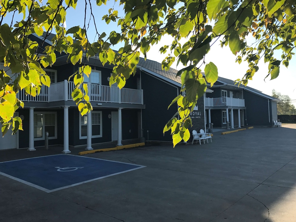 Royal Inn & Suites
